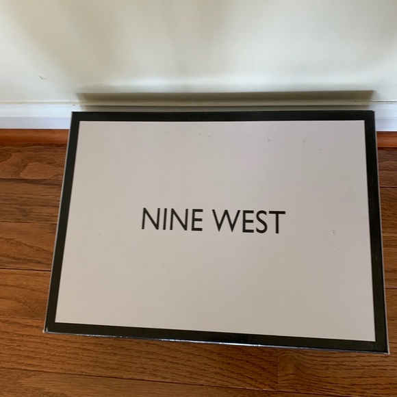 Shoes - Picture 4 of 4